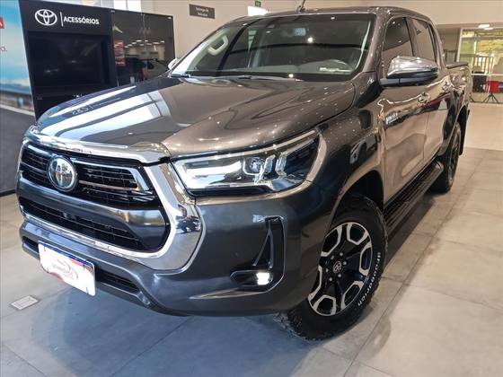 TOYOTA HILUX 2.8 D-4D TURBO DIESEL CD SRX 4X4 AUTOMÁTICO TOYOTA HILUX 2.8 D-4D TURBO DIESEL CD SRX 4X4 AUTOMÁTICO